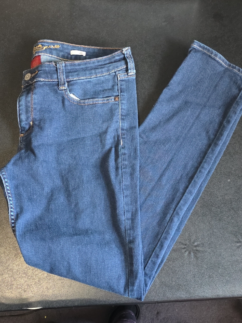 Classic Skinny Jeans in Dark Blue